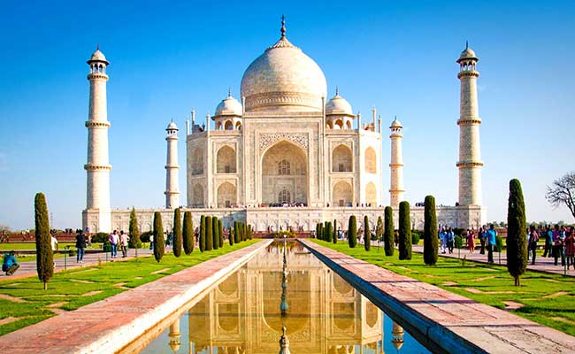 taj-mahal-luxury-tour-by-premium-car-from-delhi